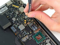Стоимость чистки компьютера Apple от пыли от 1200 рублей. Замена термопасты на видеокарте компьютера Apple от 400 рублей.